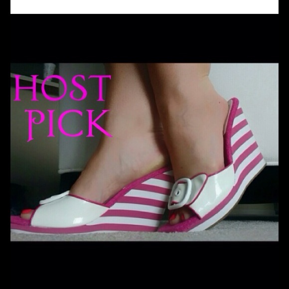 🎆  HP🎆 Never worn! Jessica Simpson wedges