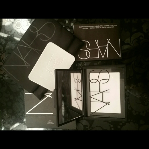 Nars translucent crystal powder