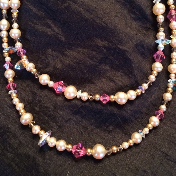 Pink and faux pearl necklace