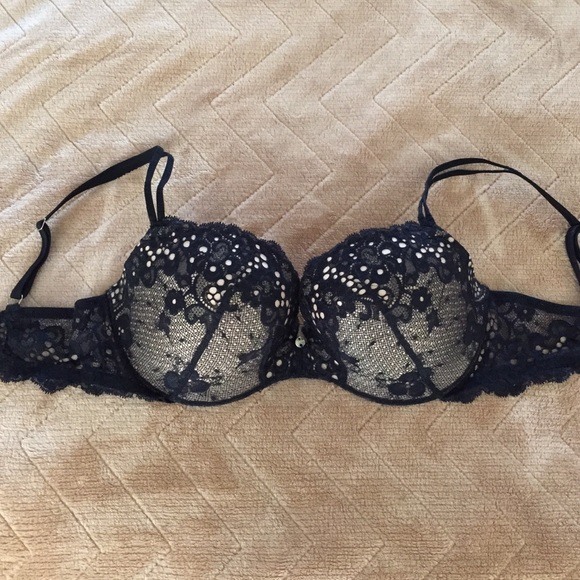 Victoria's Secret Other - Victoria Secret Very Sexy black lace bra