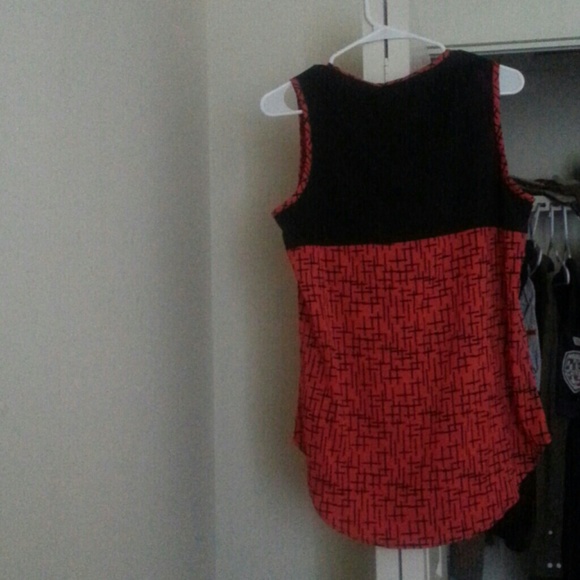 Top - Picture 2 of 2