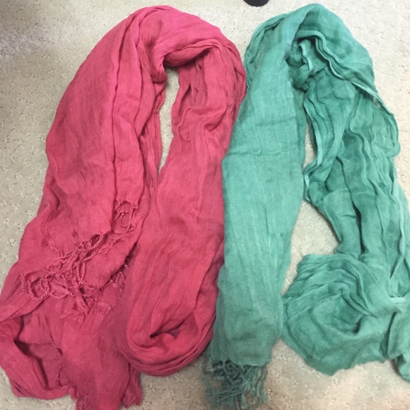 set of 2 summery scarves!