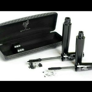 New younique 3D fiber lash.