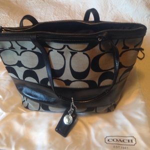 ✅ Make Offer👜 Black and Grey Coach Bag! Vintage✔️
