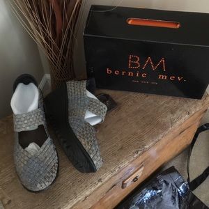 Bernie MeV worn ONCE 37 bronze/pewter 37 w/box