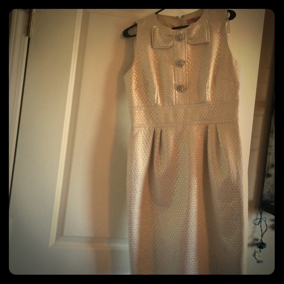 Eliza J stunning dress - material just shines