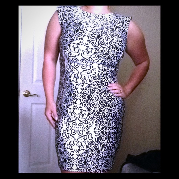 Karin Stevens  Dresses & Skirts - Ivory & Black Symmetrical Pattern Dress