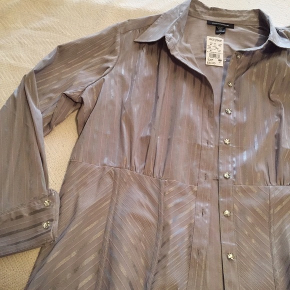 grey blouse - Picture 2 of 4