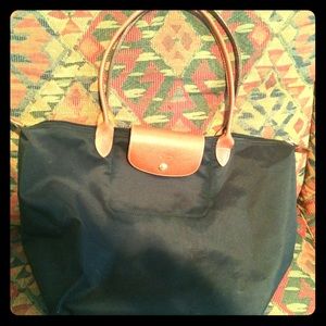 Black Longchamp Le Pilage- Medium