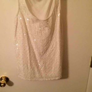 White sequenced tank