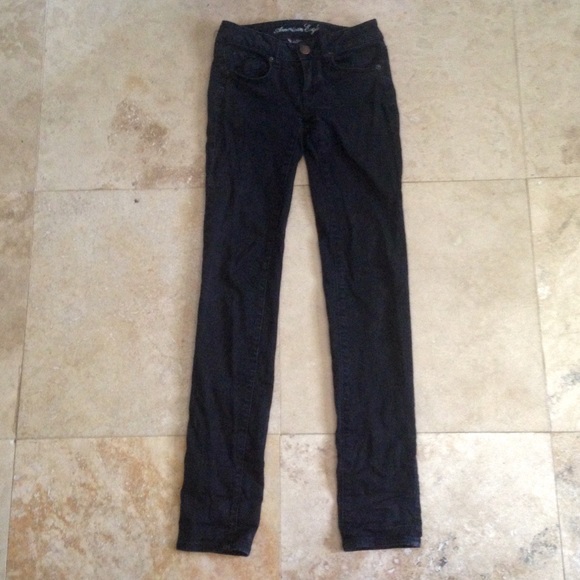 black American Eagle skinny jeans