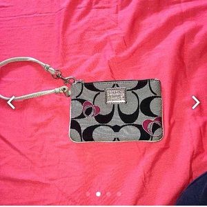 Poppy Coach wristlet!