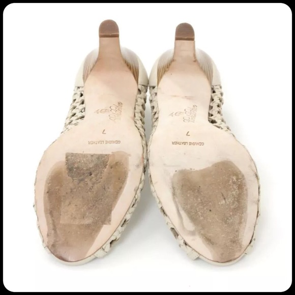 ❤️️Host Pick  Gorgeous Brooks Brothers Heels - Picture 3 of 4