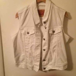 White denim vest