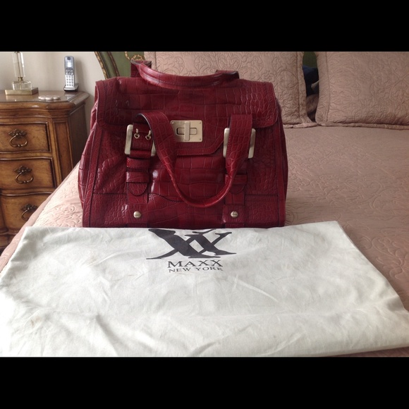 Satchel red maxx New York bag great price! Reduced ❗️