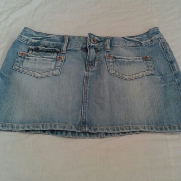 EUC American Eagle distressed jean mini skirt 4