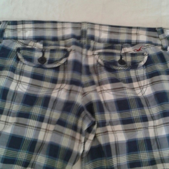 EUC Hollister plaid bermuda shorts 1 - Picture 2 of 2