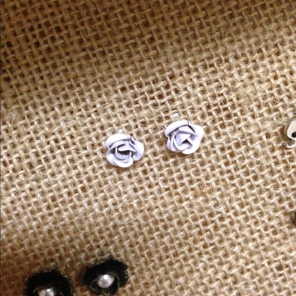 White rose earrings