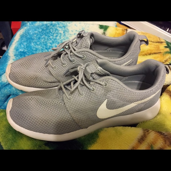 Mens roshe run size 8