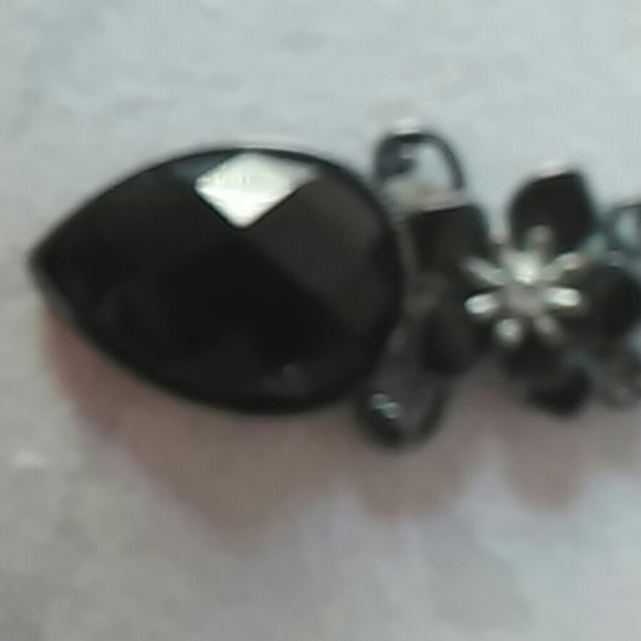 A neckless - Picture 3 of 3