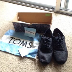 Toms