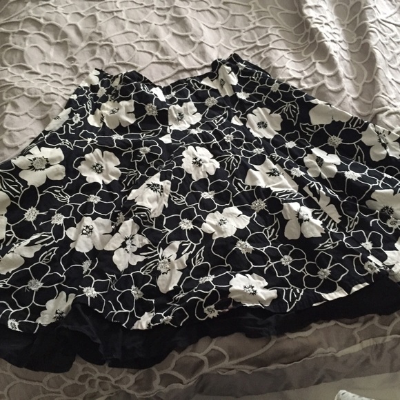 Cute floral skirt 🌺