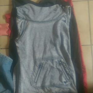 Foxy hoodie with zipper pockets and button up hood