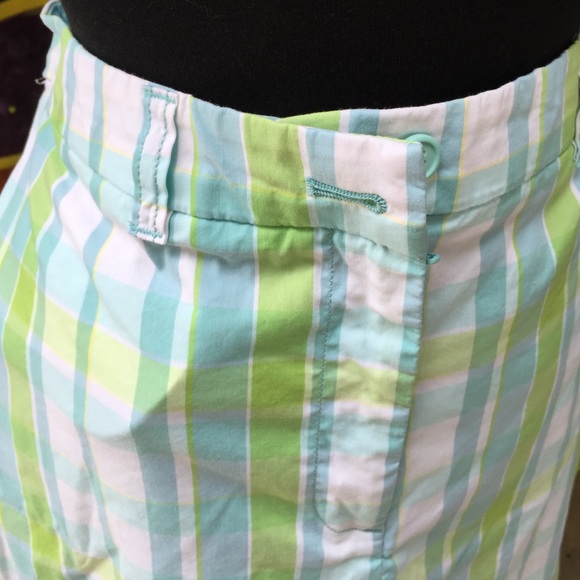 Shorts - Picture 2 of 3