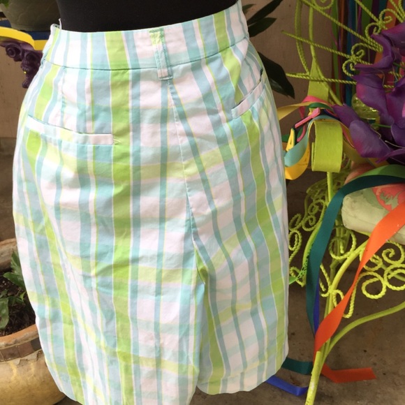 Shorts - Picture 3 of 3