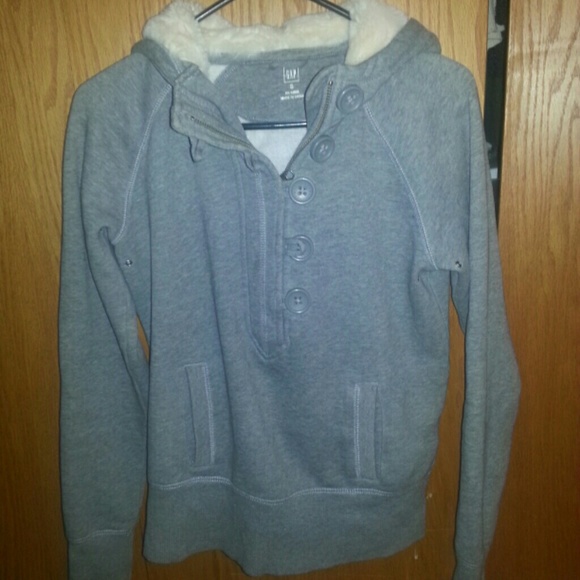 Gap sweatshirt