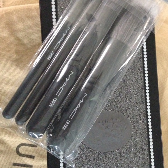 💯Mac Mineralize Brush Set