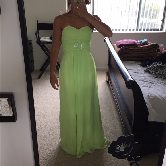 Prom dress - Picture 2 of 4