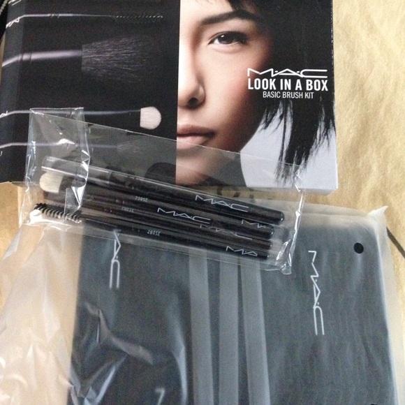 💯Authentic Mac Brush Set