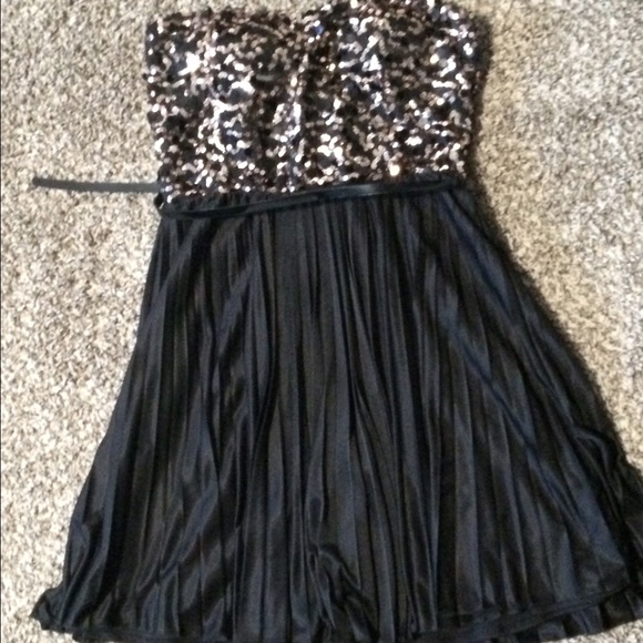 Strapless black and gold sequin top dress. - Picture 3 of 3