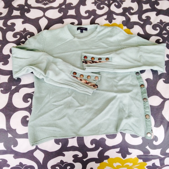 Burberry  sweater