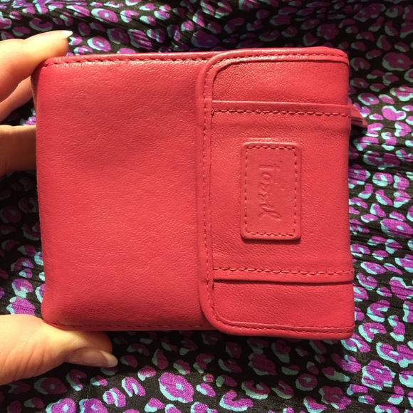🌟 Hot Pink FOSSIL Wallet 🌟