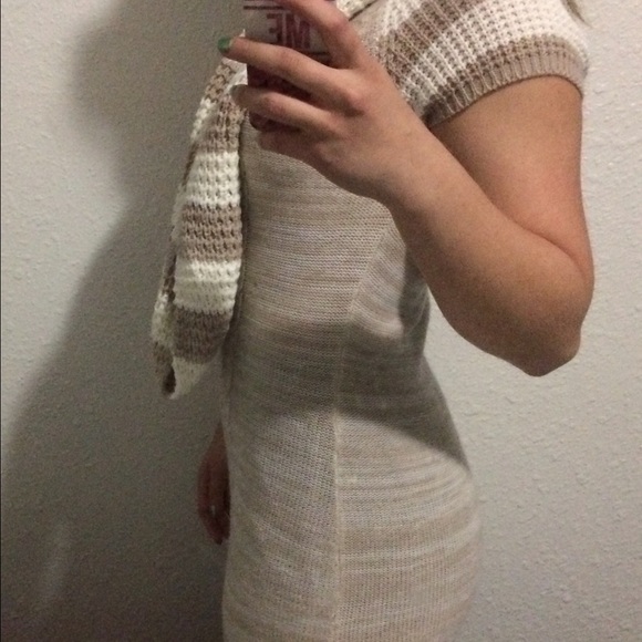 Warm knit long shirt with scarf - Picture 2 of 4