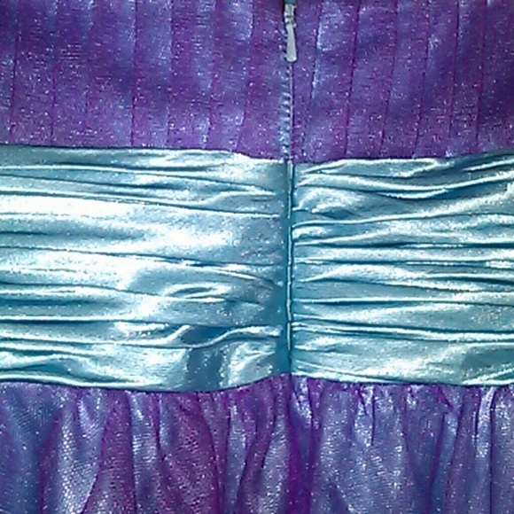 Dress - Picture 3 of 4