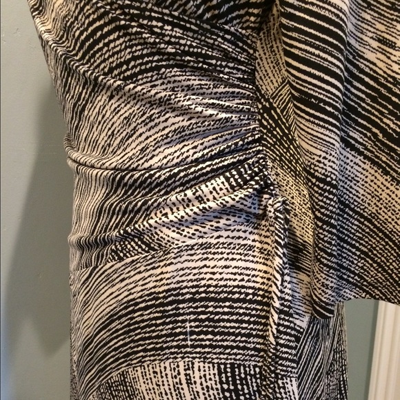 Side Rouched Dress - Picture 4 of 4