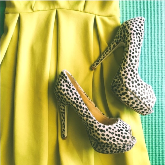 Shoes - 🎉 HOST PICK Polka dot heels spotted peep toe 7.5
