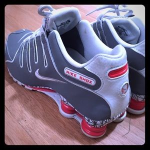 Nike shocks size 10 in women