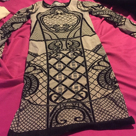 Dress w/ Bodycon fit - Picture 2 of 3