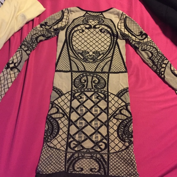 Dress w/ Bodycon fit - Picture 3 of 3