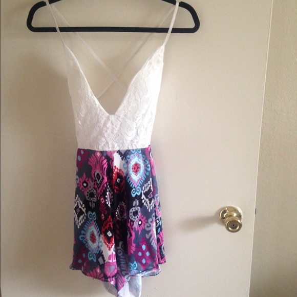 Lace patterned romper!