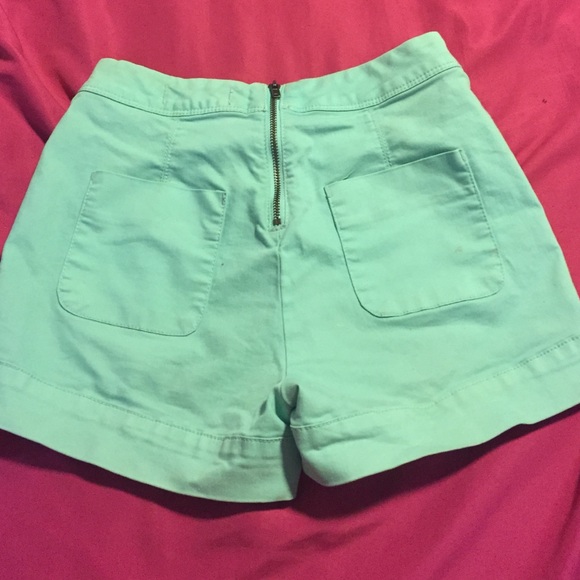 High wasted shorts - Picture 2 of 2