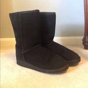Faux fur lined snow boots