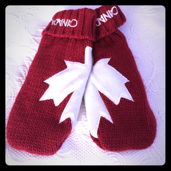 CANADA MITTENS