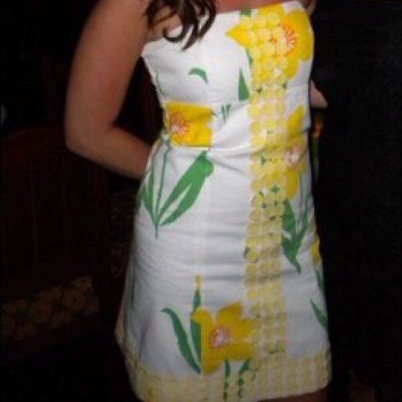 Yellow strapless lilly dress