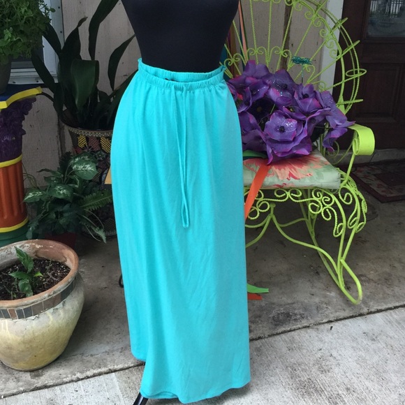 Bundled long skirts