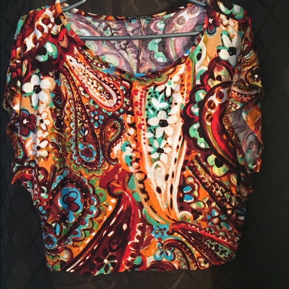 Patterned Top - Picture 2 of 2